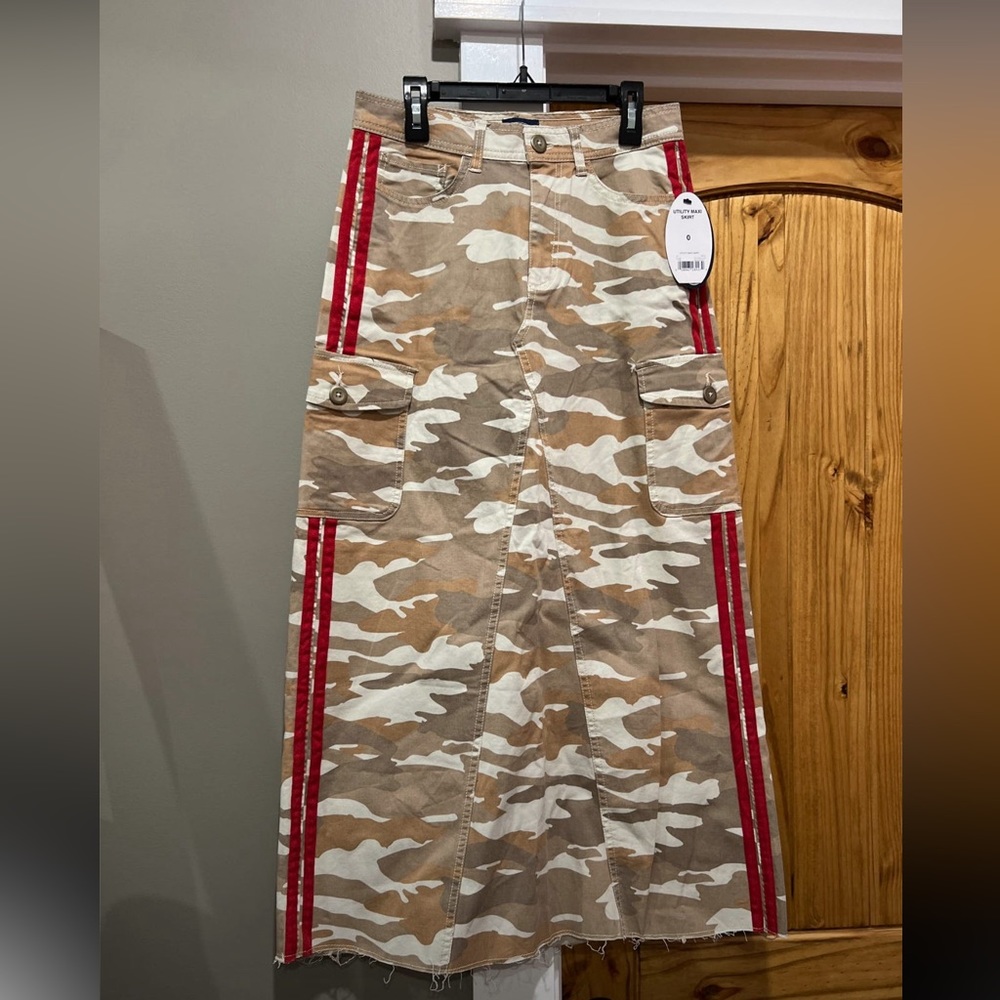 Scoops maxi cargo skirt NWT Size 0 Camo